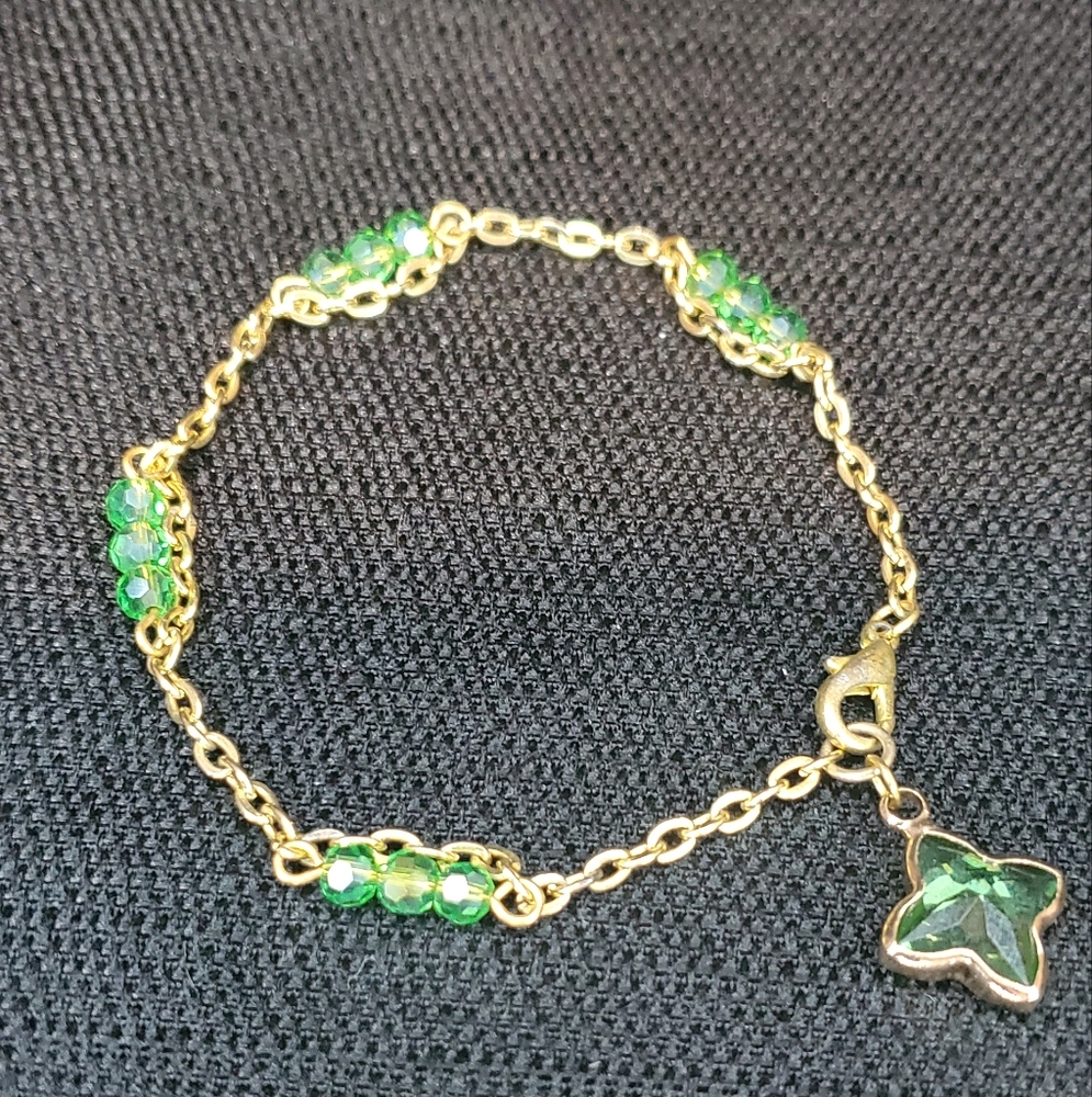Elegant Green and Gold Bracelet